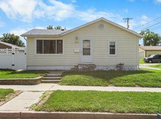 615 W McClellan St, Sioux Falls, SD 57104