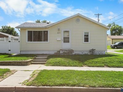 615 W McClellan St, Sioux Falls, SD, 57104