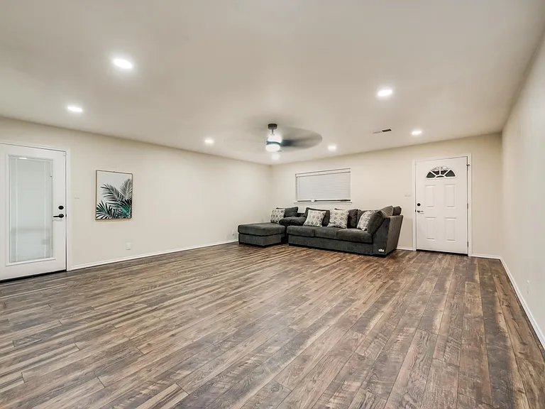 7754 Querida Ln — Photo 23
