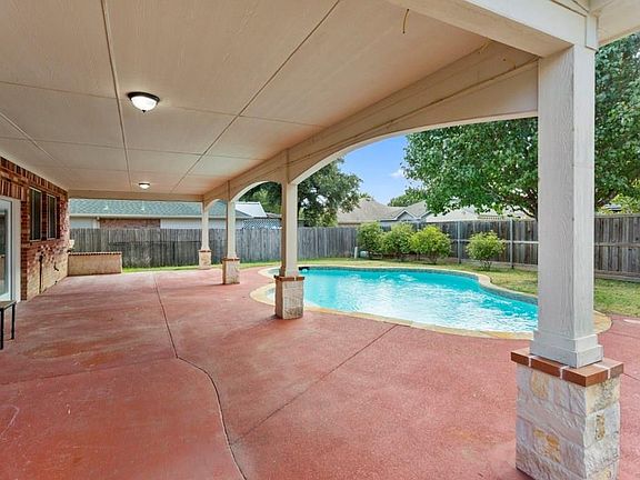 2nd image of 5721 Brazos Dr