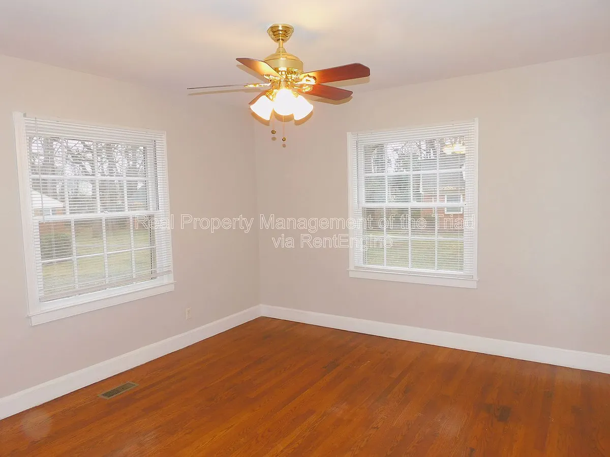 Building Photo - 1232 Pamlico Dr