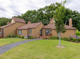 11 Farmstead Dr, Galena, IL