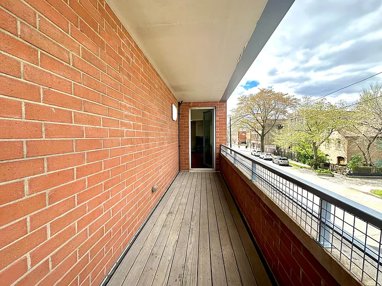 1635 W Cortland St #301 — Photo 29