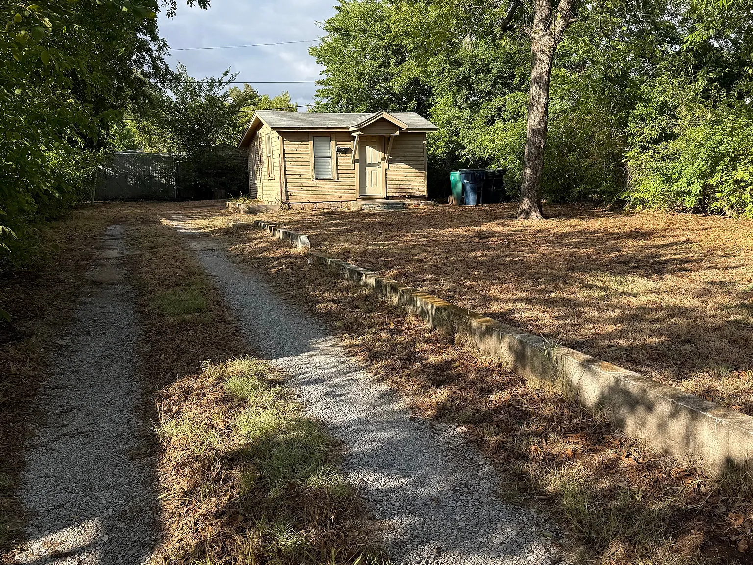 1 bed, 1.0 bath, 288 sqft, $550 — Photo 1