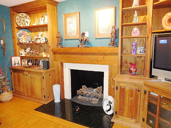 Firelace & Built Ins LR