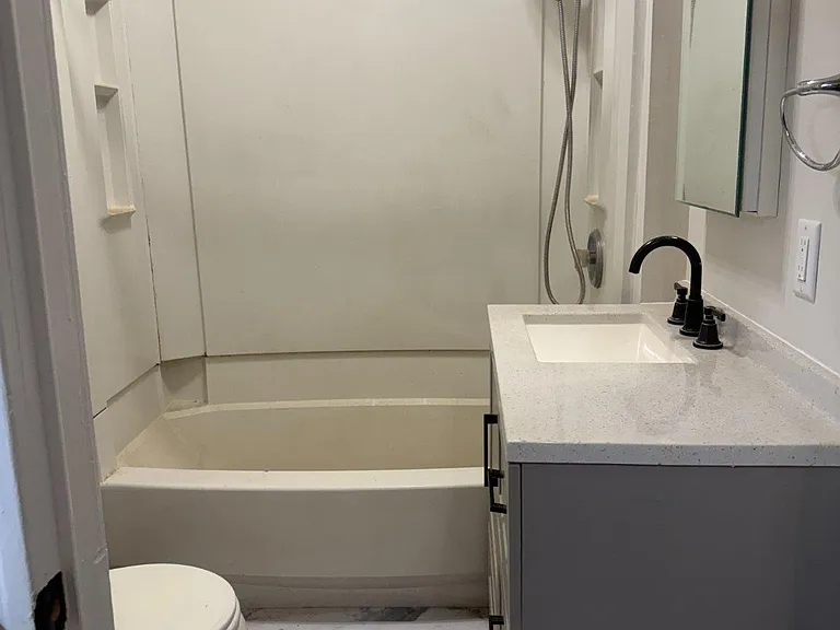 45 E Locust St #1 — Photo 15