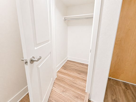 5th image of 11312 Huston St #5