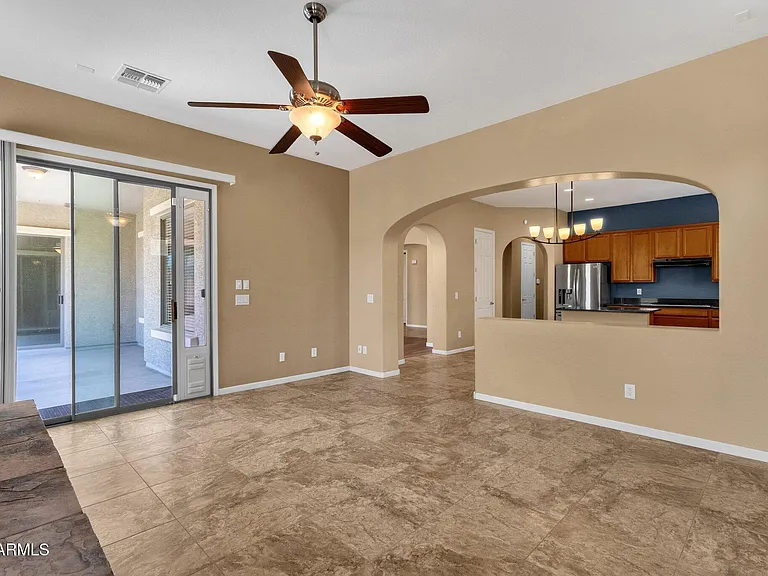 2403 E Robb Ln — Photo 17