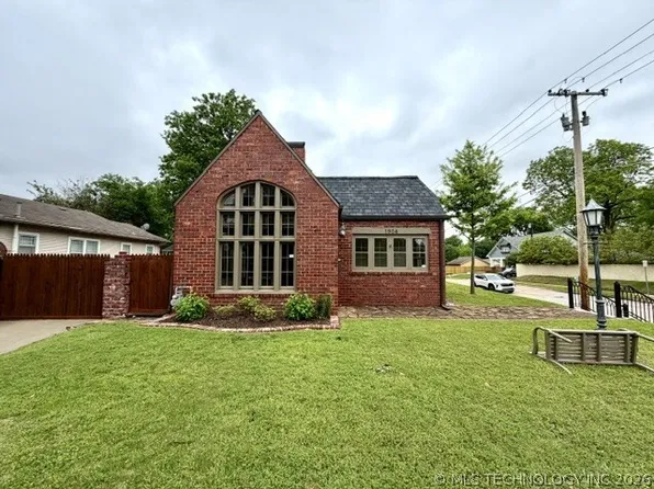 1904 S Yorktown Ave, Tulsa, OK 74104