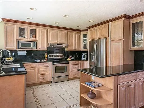 830 Seale Ave — Photo 4