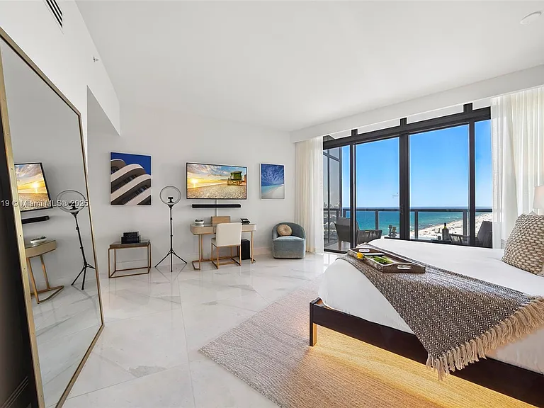 2201 Collins Ave — Photo 16