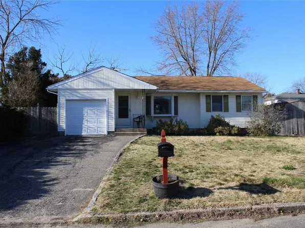 31 Van Buren Avenue, Centereach, NY 11720