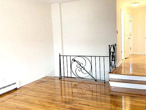 3rd image of 6954 De Costa Ave