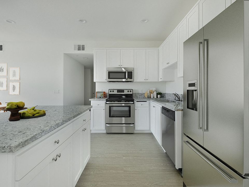1st image of 422 S Lake St APT 612