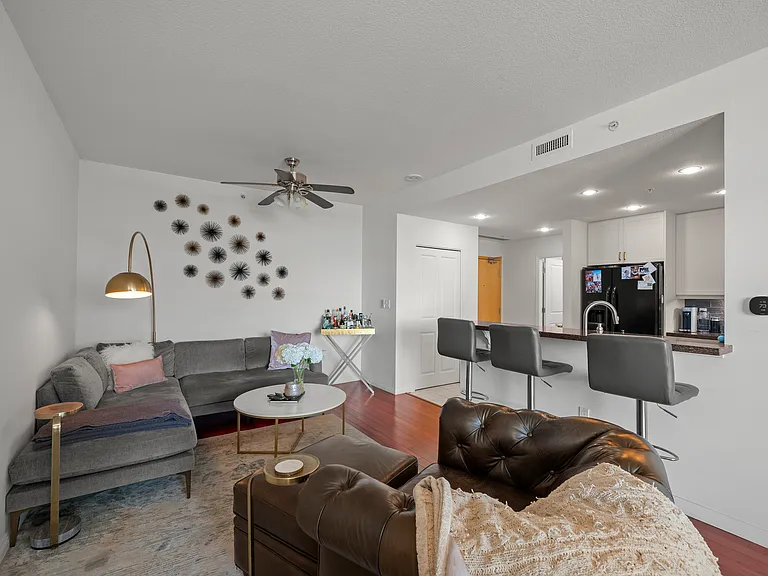 850 Beech St #820 — Photo 14