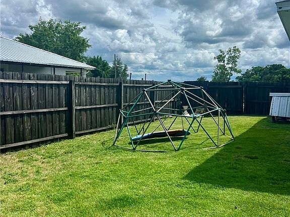 4th image of 2158 Hartman Rd