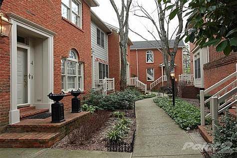 Secluded Savannah Square townhome