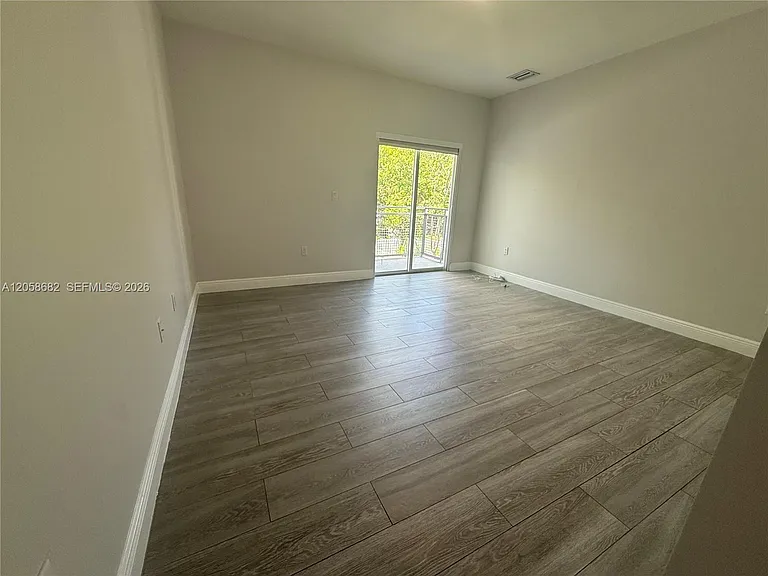 16 E St #177 — Photo 13