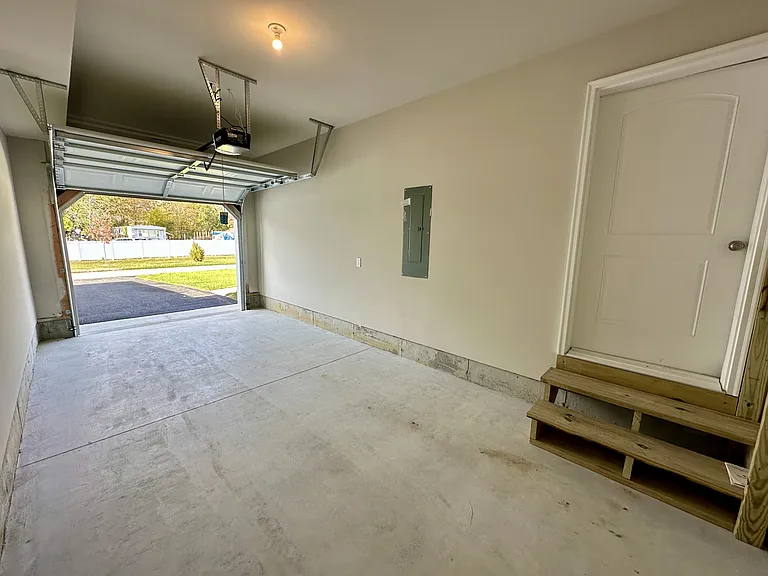 226 Rojan Rd — Photo 29