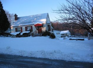 10 S Walnut St, Mount Holly Springs, PA 17065