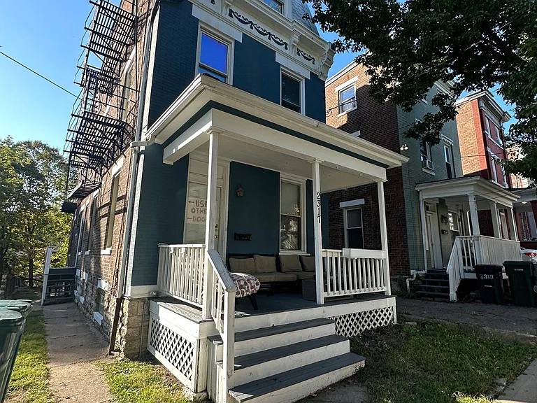 2317 Flora St — Photo 2