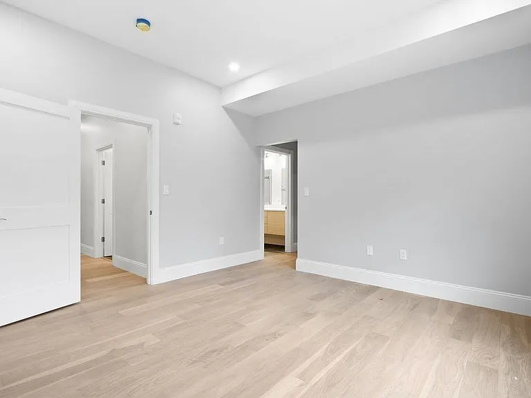 21 Glen Rd #11 — Photo 5