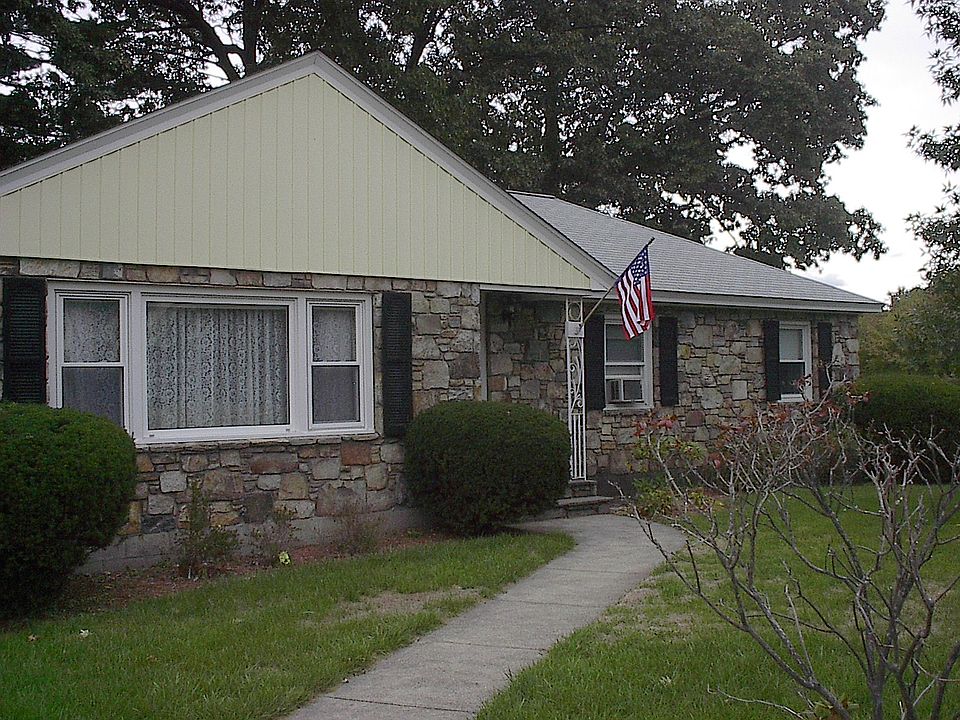 2nd image of 5 Saratoga Rd