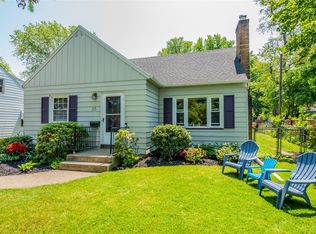 25 Oaklawn Dr, Rochester, NY 14617