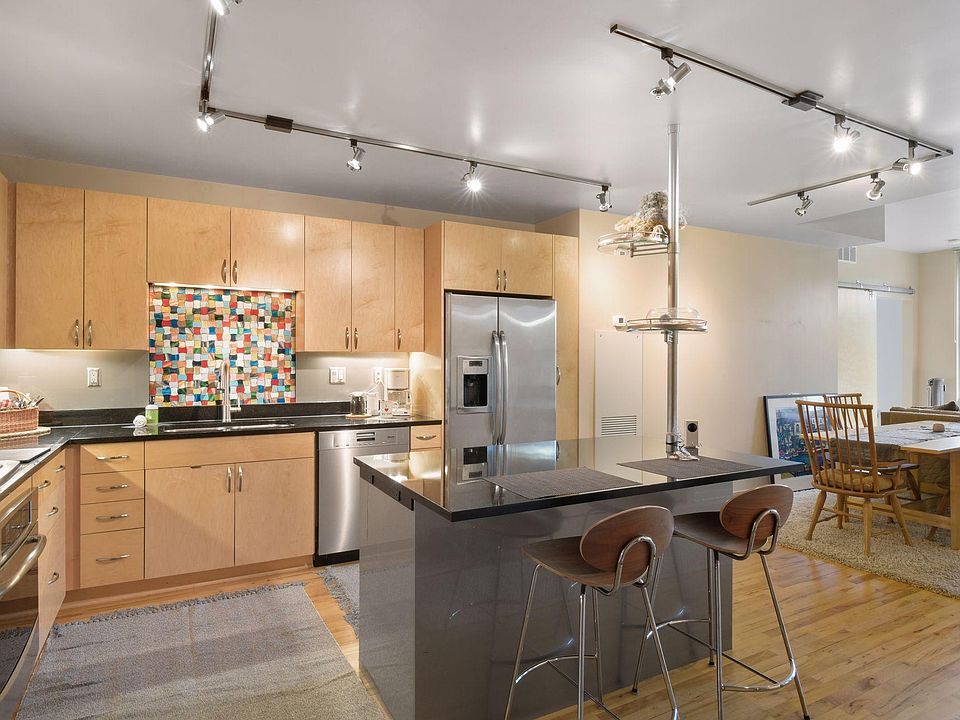 1st image of 215 10th Ave S Unit 337