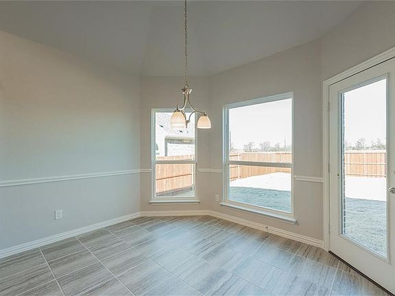 3rd image of 318 Westphalian Dr