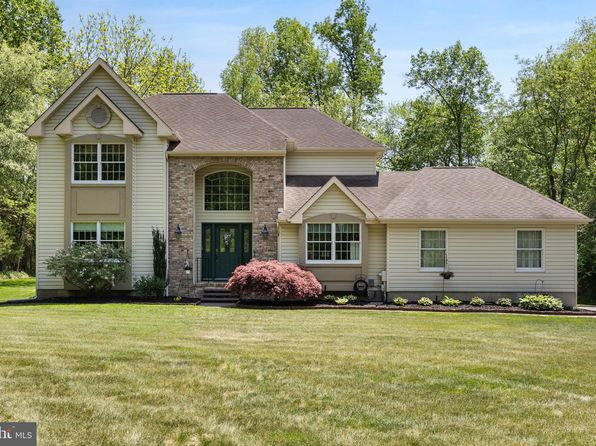 157 W Wolfert Station Rd, Mickleton, NJ 08056