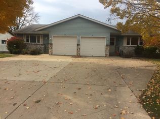 115 Woodview Dr, Cottage Grove, WI 53527