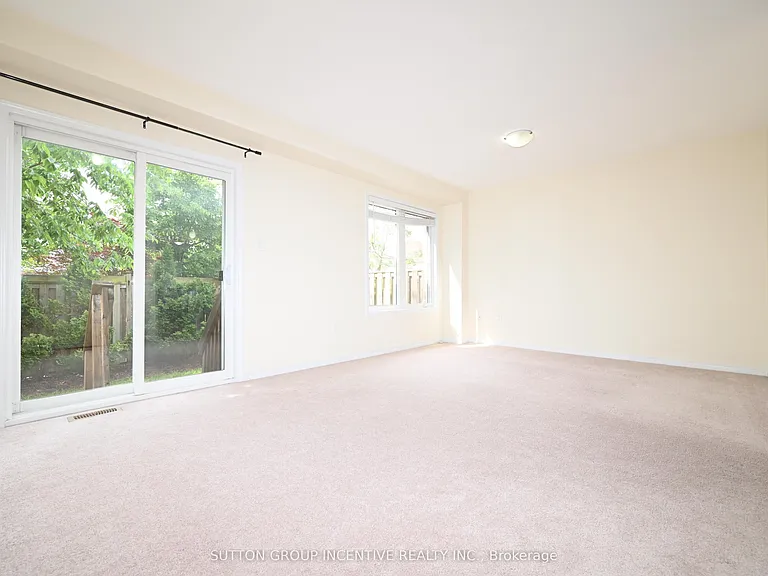 90 Sovereigns Gate #29 — Photo 19