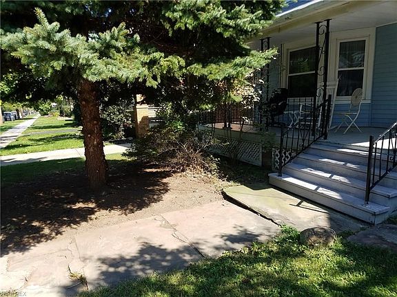 2nd image of 1245 Summit Ave