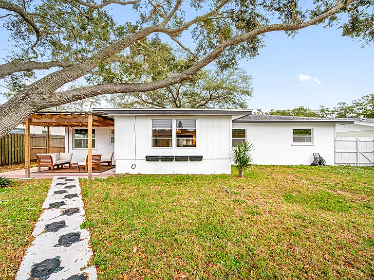 1679 Leisure Dr — Photo 38