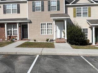 205 Meadowbrook Ln, Jacksonville, NC 28546