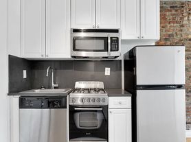 98 Christopher St, New York, NY