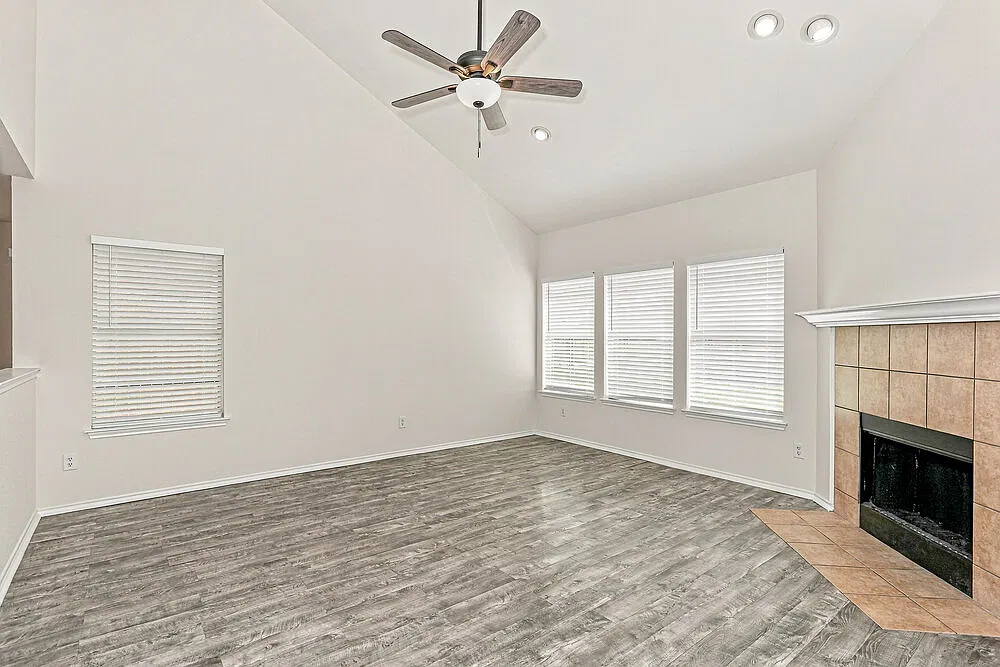 5 bed, 3.0 bath, 2967 sqft, $2,625 — Photo 4