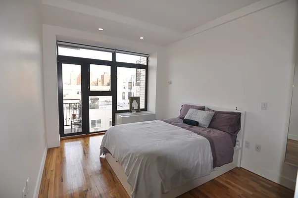 Rented by Nest Seekers International | media 29