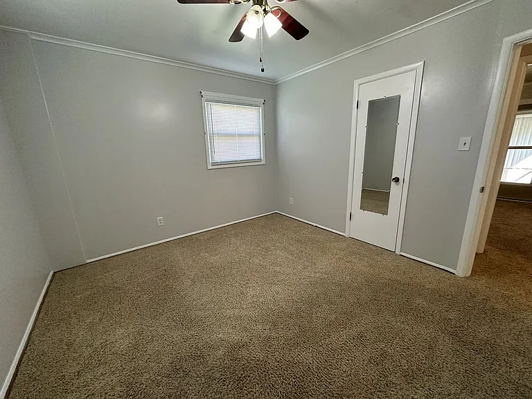 1618 Lexington Dr — Photo 7