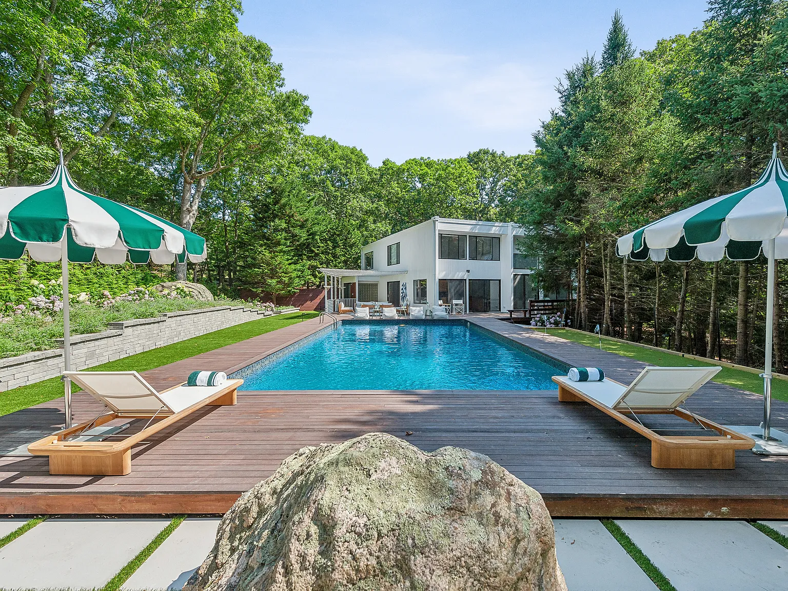 Summer Paradise with Putting Green & Sauna — Photo 2