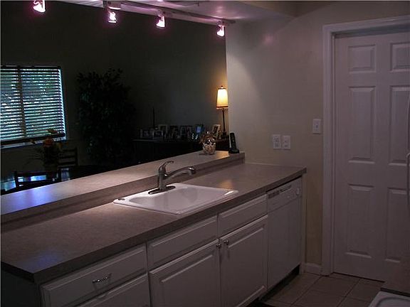 5th image of 29 Cornwall Dr
