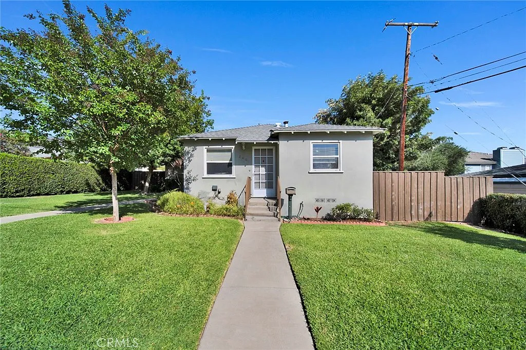 2 bed, 800 sqft, $2,995 — Photo 1