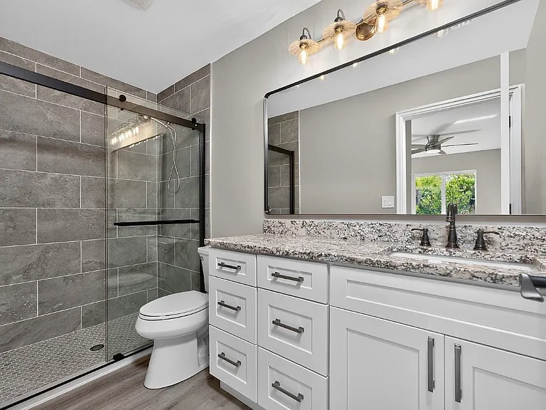 2090 Como St #2090 — Photo 7