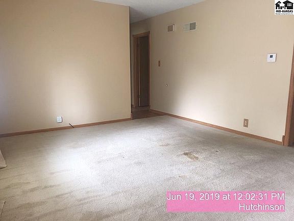 3rd image of 21 Meadowlark Ln