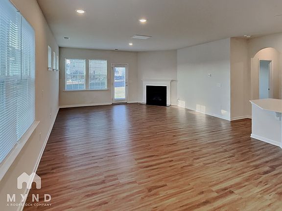 2nd image of 118 Rooster Tail Ln