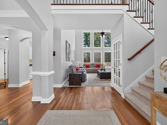 4th image of 71 Ashdowne Way
