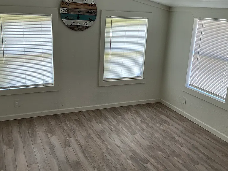 101 W Magnolia St — Photo 9