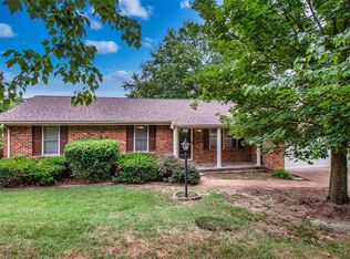 55 Sennawood Dr, Fenton, MO