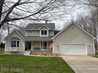 3409 Ambleside Dr, Flushing, MI 48433
